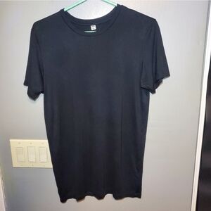 Uni qlo men's tee shirt shirt M.